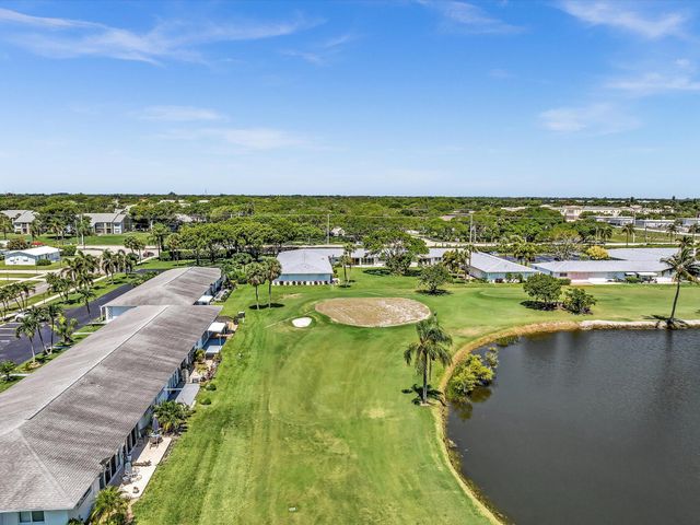 2017 SW Golf Lane 109, Boynton Beach, FL 33426