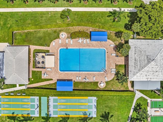 2017 SW Golf Lane 109, Boynton Beach, FL 33426
