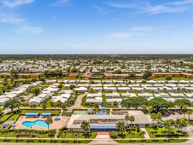 2017 SW Golf Lane 109, Boynton Beach, FL 33426