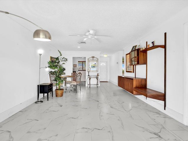 2017 SW Golf Lane 109, Boynton Beach, FL 33426