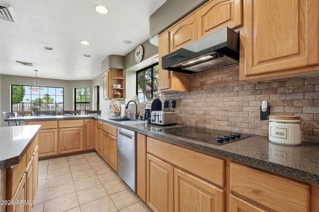 332 E HARRISON Street, Gilbert, AZ 85295
