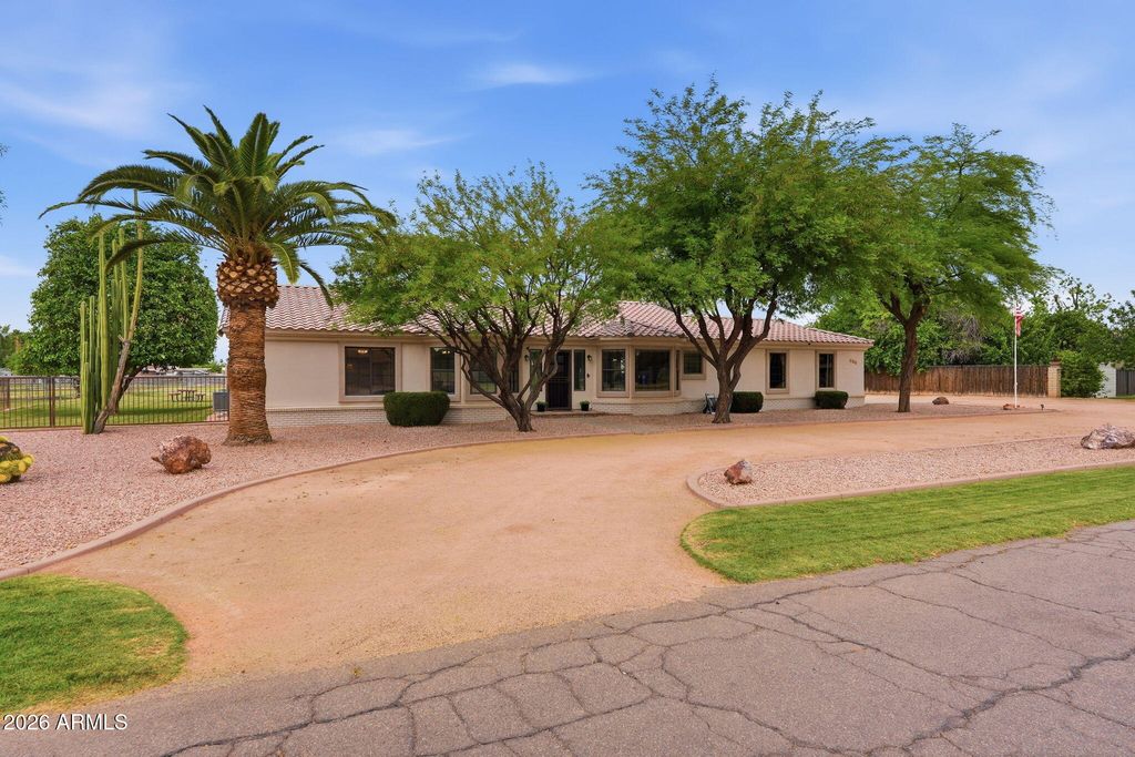 Image 2 of property listing at 332 E HARRISON Street, Gilbert, AZ 85295
