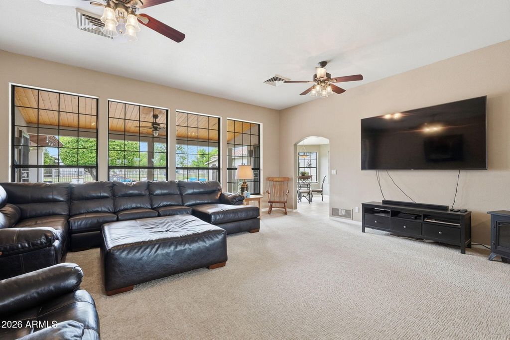 Image 24 of property listing at 332 E HARRISON Street, Gilbert, AZ 85295