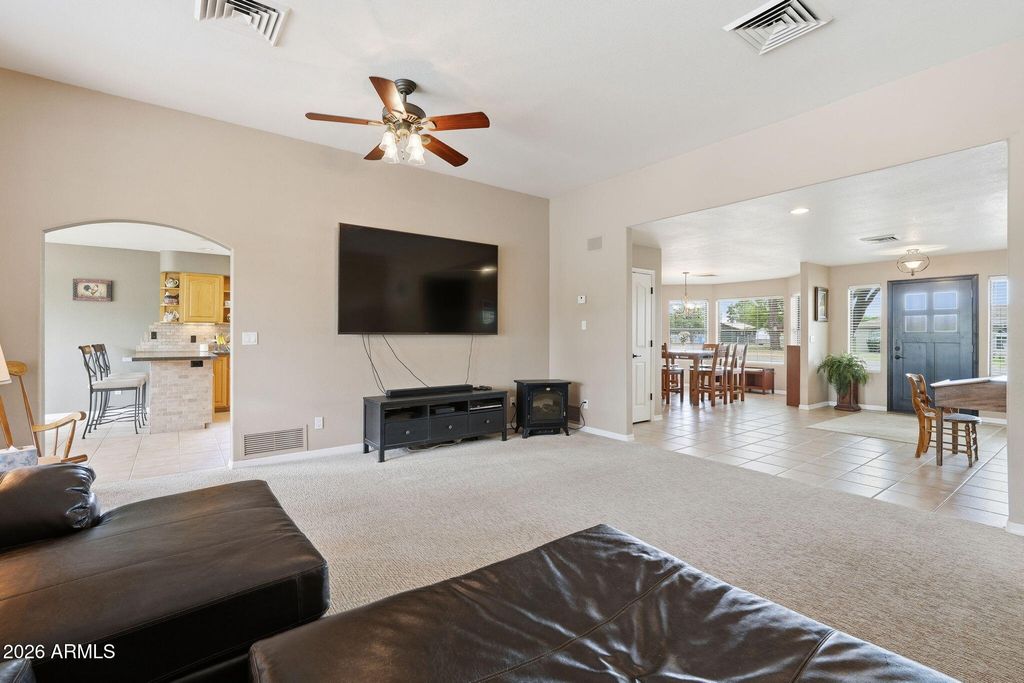 Image 26 of property listing at 332 E HARRISON Street, Gilbert, AZ 85295