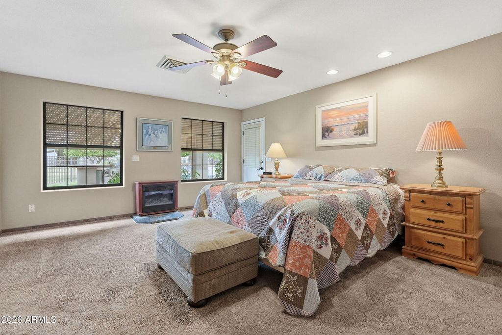 Image 40 of property listing at 332 E HARRISON Street, Gilbert, AZ 85295