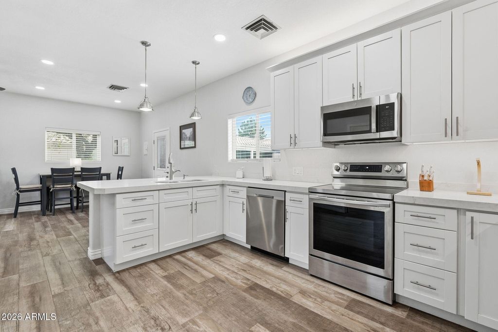 Image 58 of property listing at 332 E HARRISON Street, Gilbert, AZ 85295
