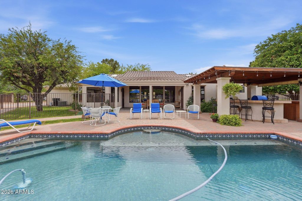 Image 7 of property listing at 332 E HARRISON Street, Gilbert, AZ 85295