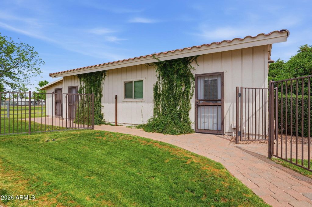 Image 72 of property listing at 332 E HARRISON Street, Gilbert, AZ 85295