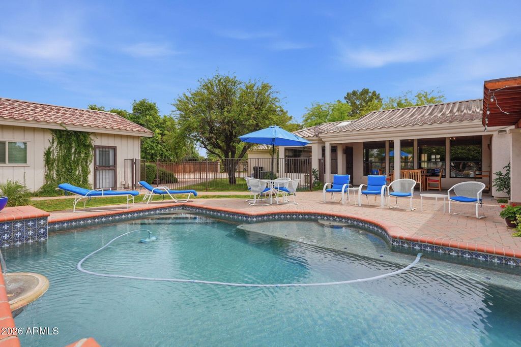 Image 8 of property listing at 332 E HARRISON Street, Gilbert, AZ 85295