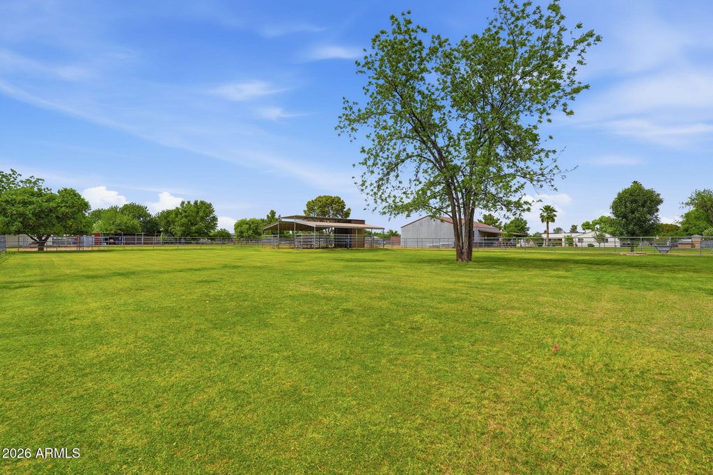 Image 85 of property listing at 332 E HARRISON Street, Gilbert, AZ 85295