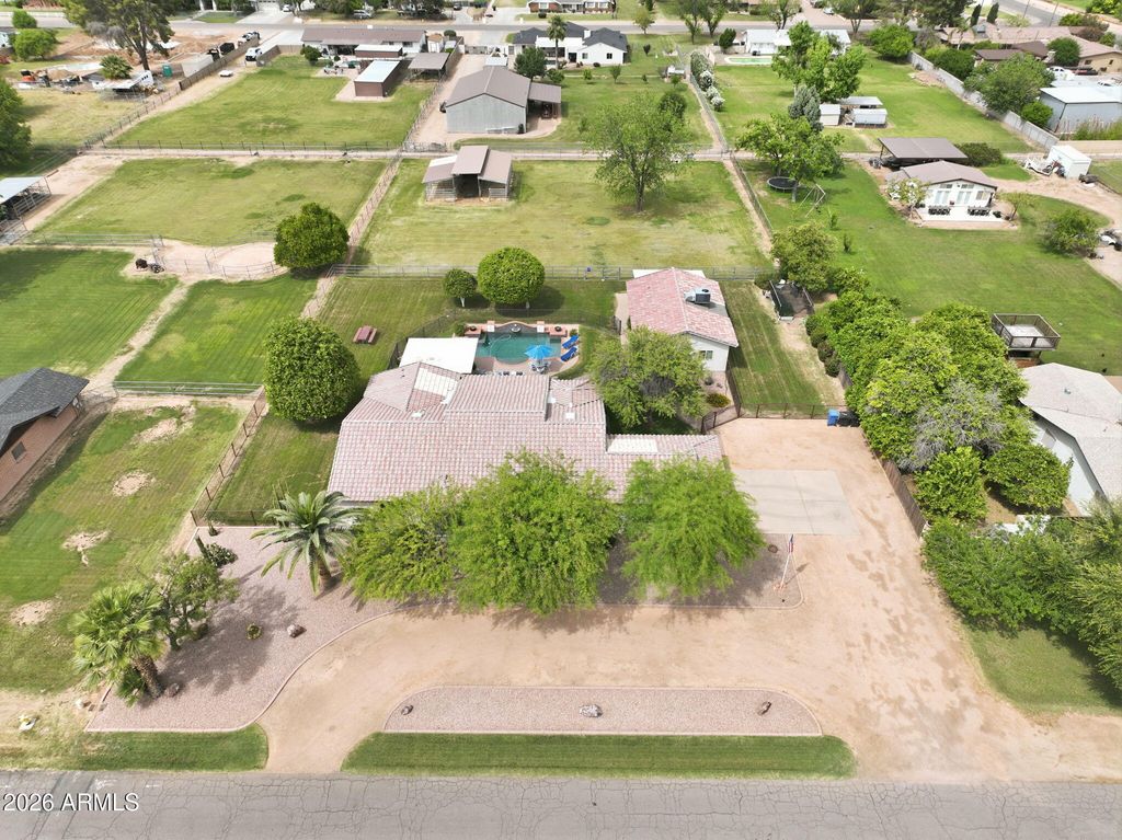 Image 88 of property listing at 332 E HARRISON Street, Gilbert, AZ 85295