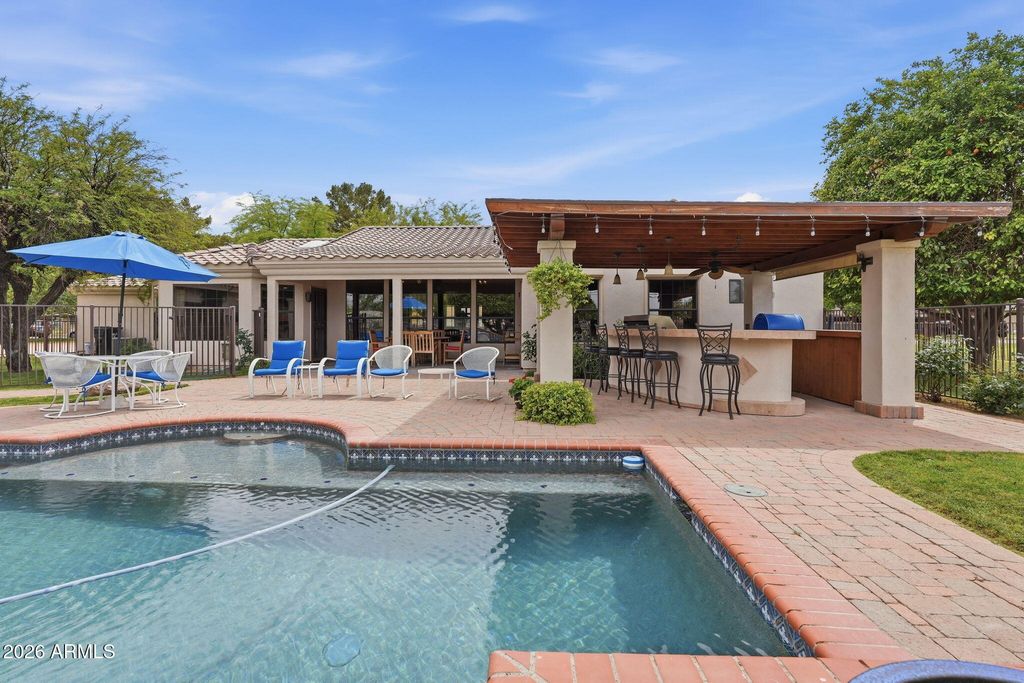 Image 9 of property listing at 332 E HARRISON Street, Gilbert, AZ 85295