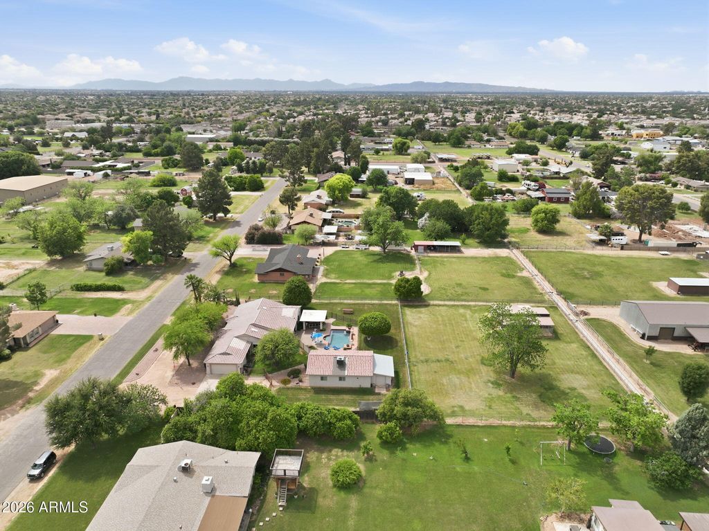 Image 94 of property listing at 332 E HARRISON Street, Gilbert, AZ 85295