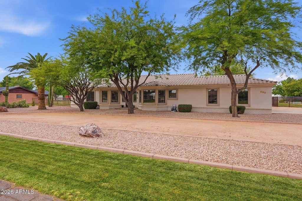 Image 96 of property listing at 332 E HARRISON Street, Gilbert, AZ 85295