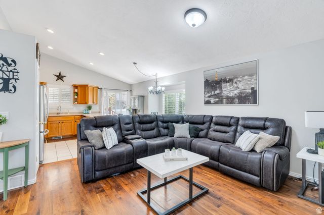 1593 W TURTLE DOVE LN, West Jordan, UT 84088