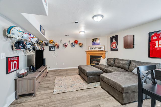 1593 W TURTLE DOVE LN, West Jordan, UT 84088