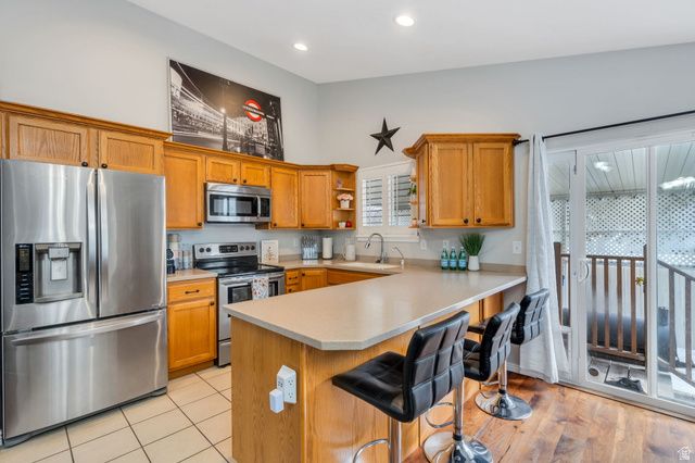 1593 W TURTLE DOVE LN, West Jordan, UT 84088