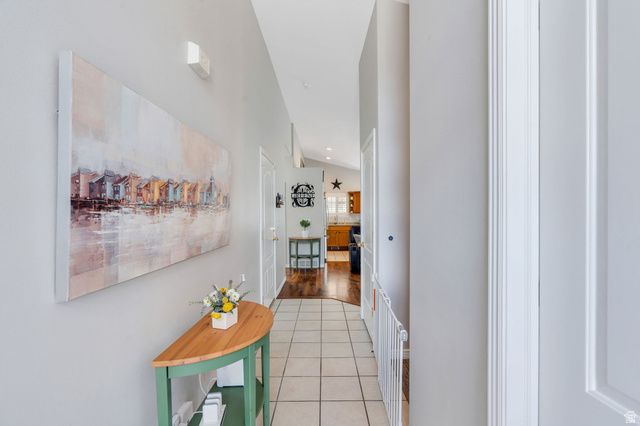 1593 W TURTLE DOVE LN, West Jordan, UT 84088