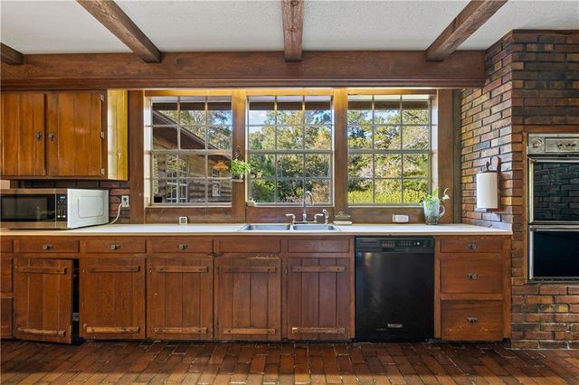 32771 Antietam Road, Lillian, AL 36549