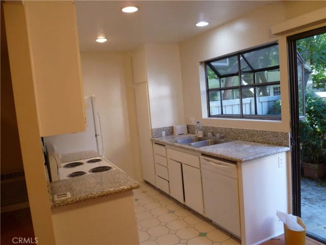 215 Springview, Irvine, CA 92620