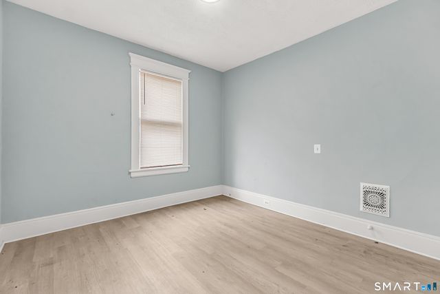 105 Carleton Avenue, Bridgeport, CT 06604