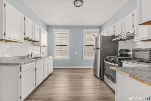 105 Carleton Avenue, Bridgeport, CT 06604