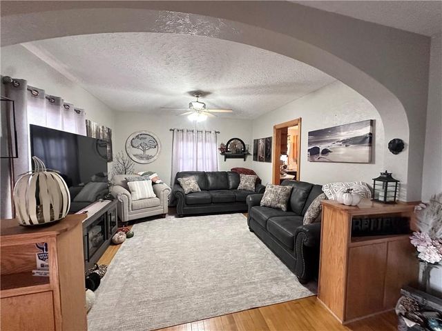 1113 E Division Street, Neillsville, WI 54456