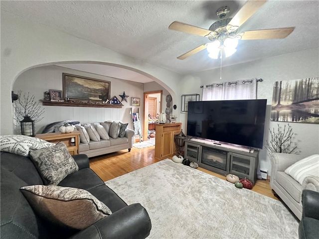 1113 E Division Street, Neillsville, WI 54456