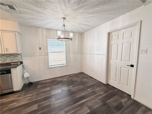 2310 Vialoux Dr, Corpus Christi, TX 78418