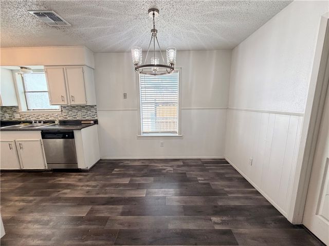 2310 Vialoux Dr, Corpus Christi, TX 78418