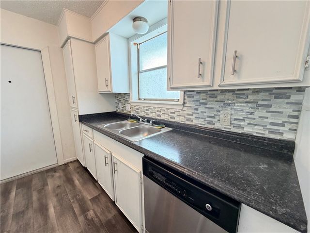 2310 Vialoux Dr, Corpus Christi, TX 78418