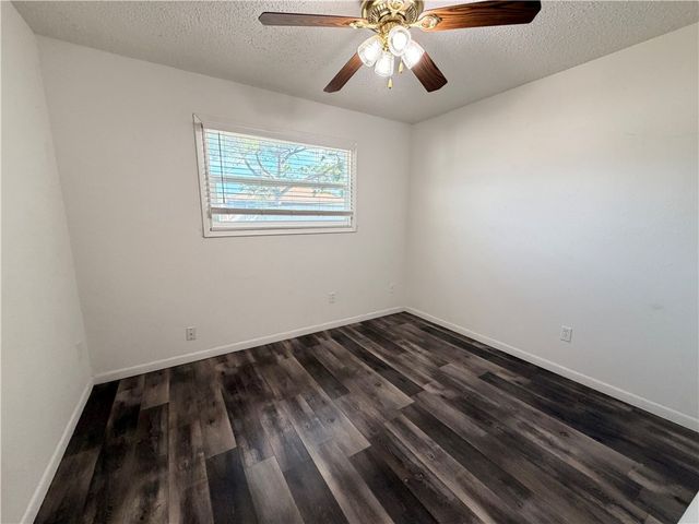 2310 Vialoux Dr, Corpus Christi, TX 78418