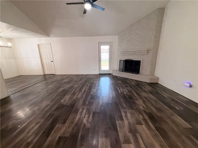 2310 Vialoux Dr, Corpus Christi, TX 78418