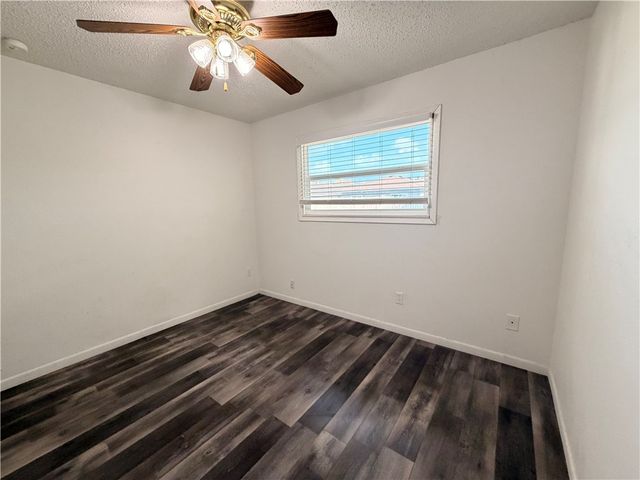 2310 Vialoux Dr, Corpus Christi, TX 78418