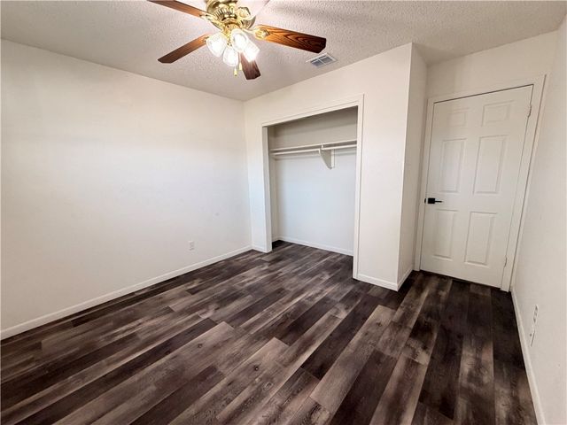 2310 Vialoux Dr, Corpus Christi, TX 78418