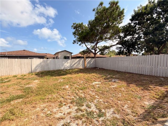 2310 Vialoux Dr, Corpus Christi, TX 78418