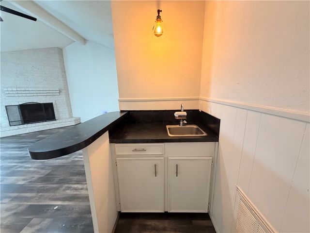 2310 Vialoux Dr, Corpus Christi, TX 78418