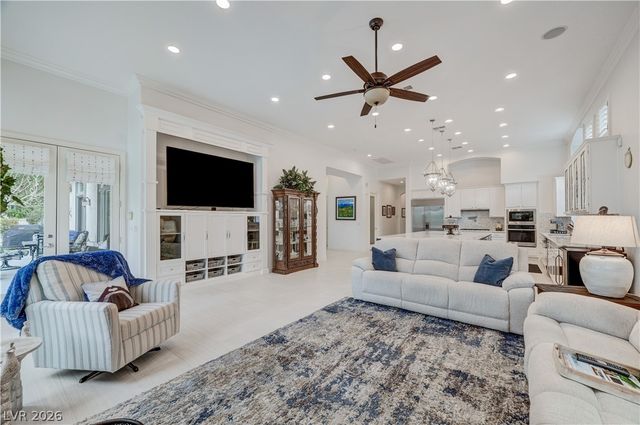 304 Covent Garden Court, Las Vegas, NV 89145