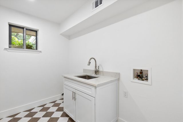 4446 Thunder Road, Dallas, TX 75244