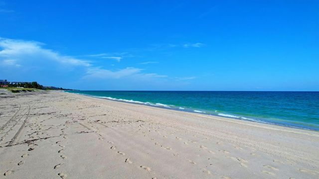 2505 S Ocean Boulevard 403, Palm Beach, FL 33480