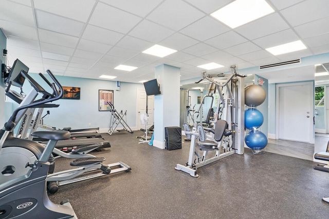 2505 S Ocean Boulevard 403, Palm Beach, FL 33480