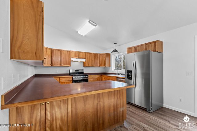 1200 N Golden Hills Drive, Palmer, AK 99645