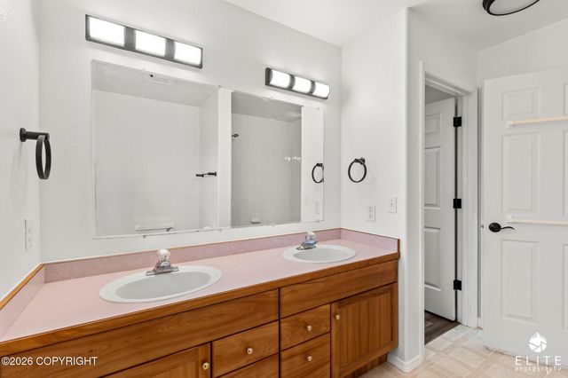 1200 N Golden Hills Drive, Palmer, AK 99645