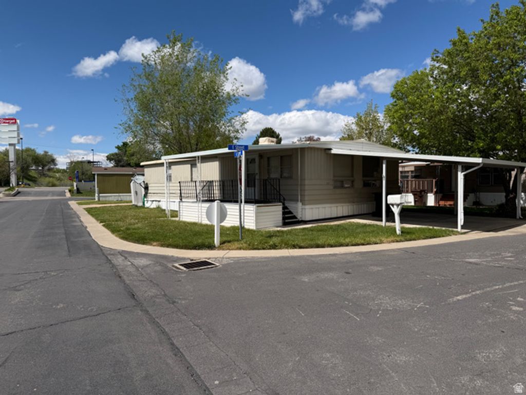 Image 1 of property listing at 5100 S 1050 W #E-37, Riverdale, UT 84405