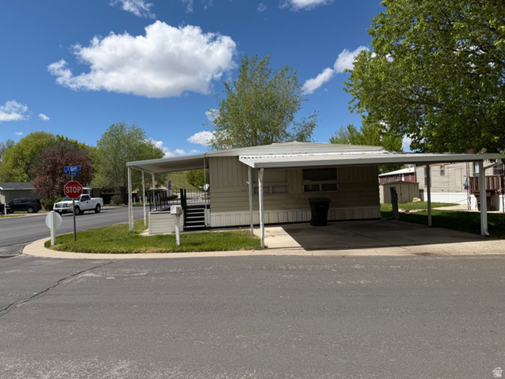 Image 2 of property listing at 5100 S 1050 W #E-37, Riverdale, UT 84405