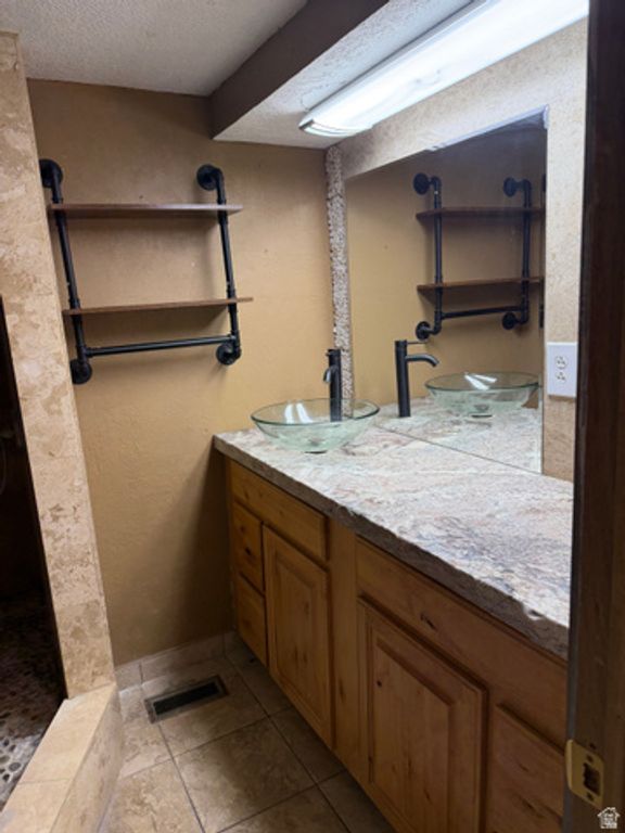 Image 14 of property listing at 5100 S 1050 W #E-37, Riverdale, UT 84405