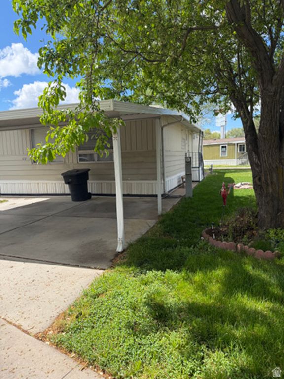 Image 8 of property listing at 5100 S 1050 W #E-37, Riverdale, UT 84405