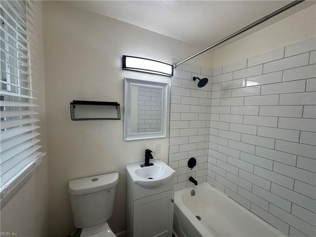 1610 Elmhurst LN, Portsmouth, VA 23701