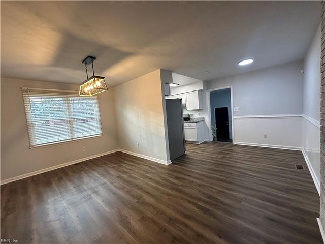 1610 Elmhurst LN, Portsmouth, VA 23701