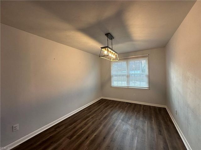 1610 Elmhurst LN, Portsmouth, VA 23701